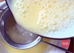 Illustration of how to make shrimp skin egg custard 4
