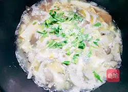 Illustration of how to make mushroom and tofu soup 9