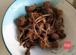 Illustration of how to make braised chicken legs with Agaricus blazei, tea tree mushrooms 3