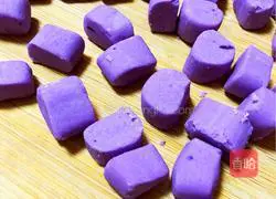 QQ bombs Illustration of how to make small taro balls 12