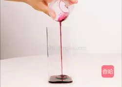 A creation that looks good, is healthy, fresh, and warm.Illustration of how to make drinks 2