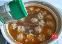 Illustration of how to make tomato and pork meatballs from Mingchu Private Kitchen 10