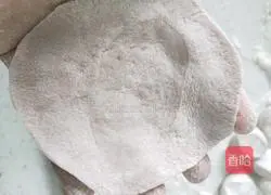 Illustration of how to make red bean and purple sweet potato buns 15