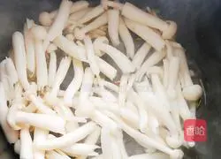 Illustration of how to make mushroom and shrimp soup 7