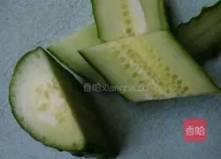 Cucumber and Enoki Mushroom Soup Recipe Illustration 3