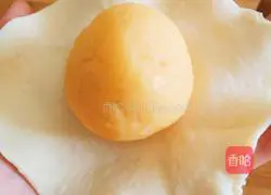 Illustration of how to make custard buns 6