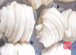 Illustration of how to make beef cabbage buns 11