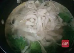 Illustration of how to make fried noodles for the Lantern Festival on the 15th day of the first lunar month 11