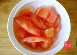Illustration of how to make tomato and pear juice (detoxification and beauty) 5