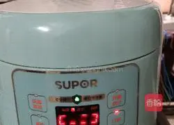 Bitter melon, soybean and pork bone soup Illustration of how to do it 5