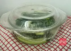 Illustration of how to make pickled cucumber 4