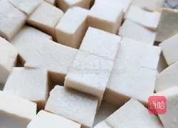 Illustration of how to make fish and tofu soup 2