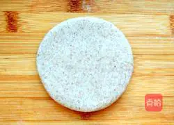 Illustration of making whole wheat dough cake 6