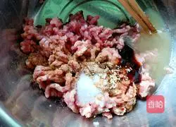 Illustration of how to make pan-fried buns with fennel and meat filling 6