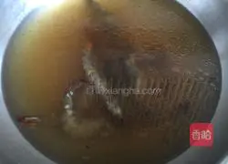 Chicken Soup Prawn Noodles Recipe Illustration 5