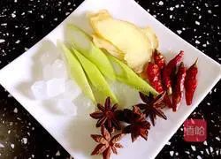 Illustration of how to stew pig trotters 7