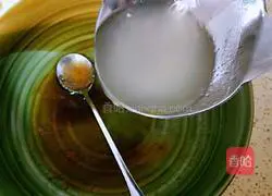 Illustration of how to make chicken soup noodles 15