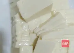Illustration of how to make preserved egg tofu with fat 4