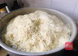 Illustration of home-style steamed noodles 1