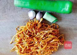 Illustration of how to make cold cordyceps flowers 1