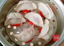Illustration of how to make mushroom, cabbage and shrimp dumplings 4
