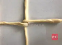 Illustration of how to make steamed bread (two braids and double buttons) 7