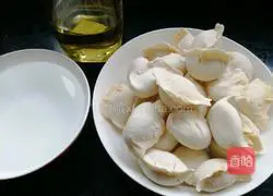 How to make quick-fried dumplings 1