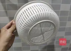 Illustration of how to make dumpling stuffing 4