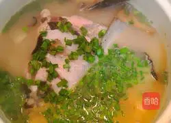 Illustration of how to make fish head soup 10