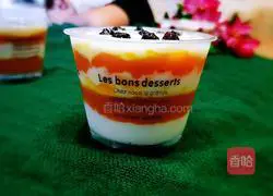 Illustration of how to make pumpkin yogurt cup 12