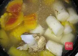 Illustration of how to make papaya and pork ribs soup 4