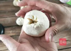 Illustration of how to make flowering steamed buns 14