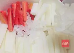 Illustration of how to make rouge pickled radish 4