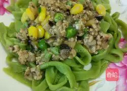 Illustration of how to make spinach hand-rolled noodles 9