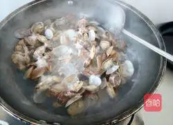 Illustration of how to make fried clams with sauce 2