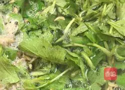 Illustration of how to make dried shrimps and radish soup 7