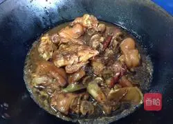 Illustration of stewed pig trotters 20