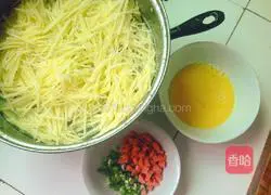 Illustration of how to make crispy potato pancakes 2