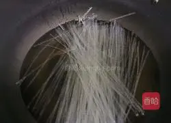 Illustration of how to make zucchini and pork vermicelli dumplings 5