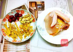 Illustration of how to make Angelica Red Dates and Codonopsis Codonopsis Chicken Soup 1