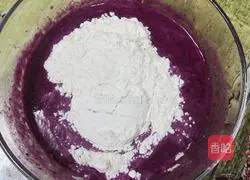 Illustration of how to make dragon fruit pancakes 7