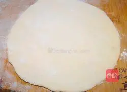 Illustration of how to make chive egg pancake 10