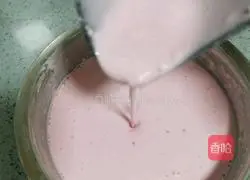 Illustration of how to make dragon fruit pancakes 9