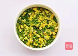 Illustration of how to make crystal leek and egg dumplings 7