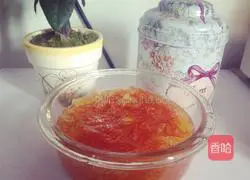 Illustration of making homemade honey grapefruit tea 6