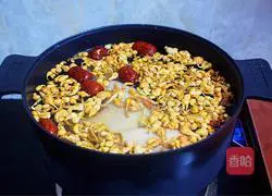 Illustration of how to make Cordyceps flower chicken soup 5