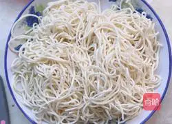 Illustration of homemade hot dry noodles 1