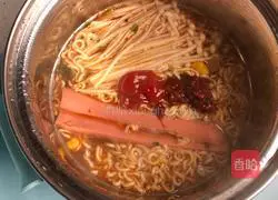 Illustration of how to make Li's instant noodles 4