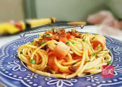 Illustration of how to make tomato sauce beef sausage pasta 15