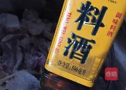 Illustration of how to stew old chicken with parsnips 8